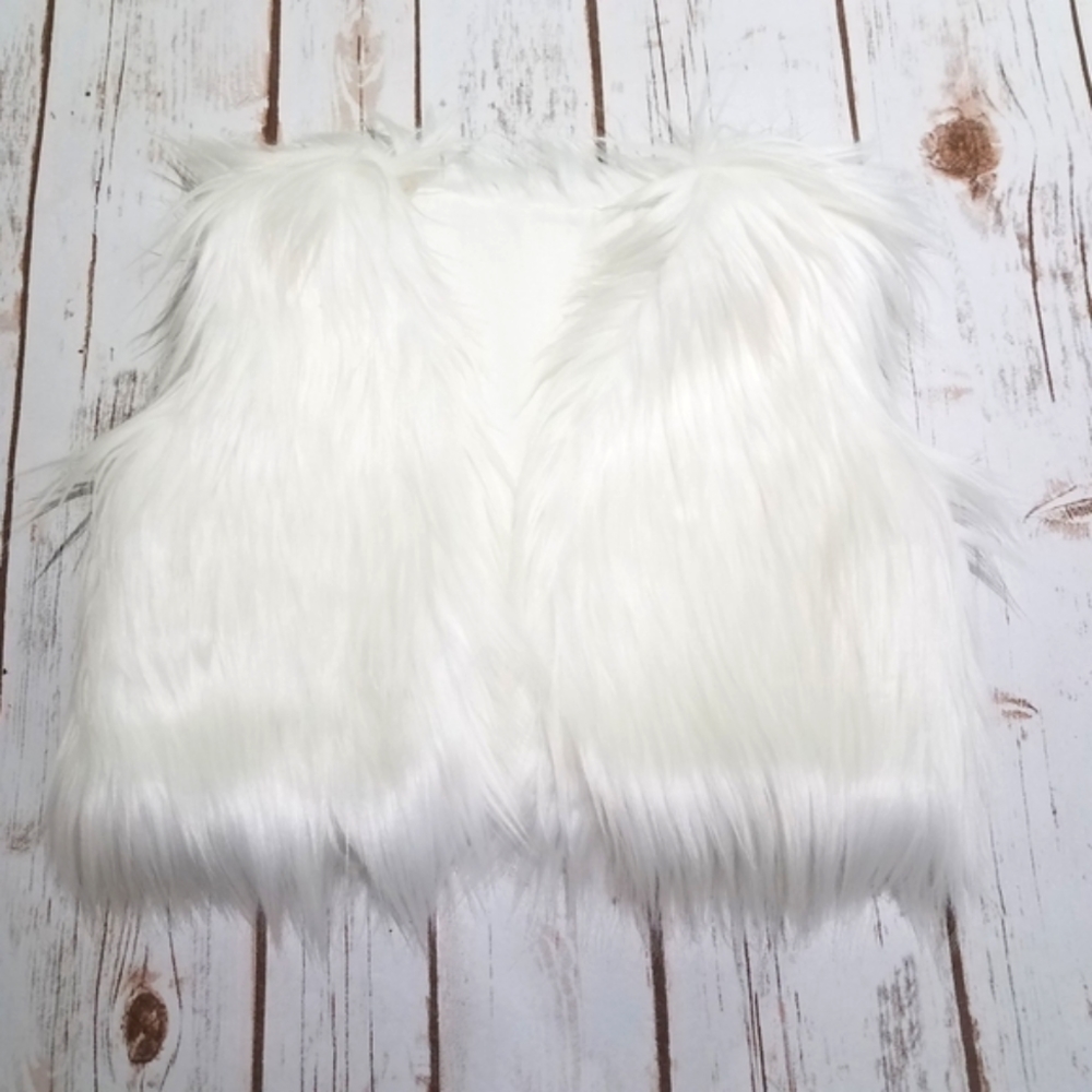 🔴3/$15 Girl's Faux Fur Costume Vest 5T - Picture 2 of 5